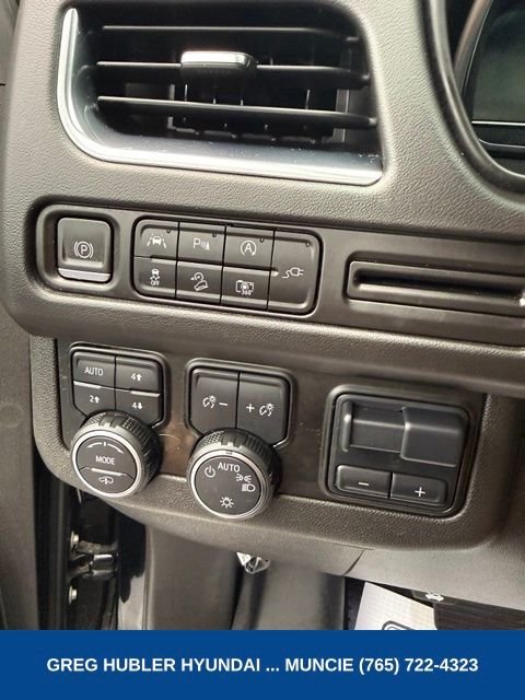Used 2022 Black Chevrolet Z71 image 48