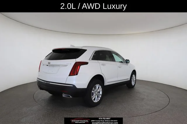 Used 2022 White Cadillac Luxury image 18