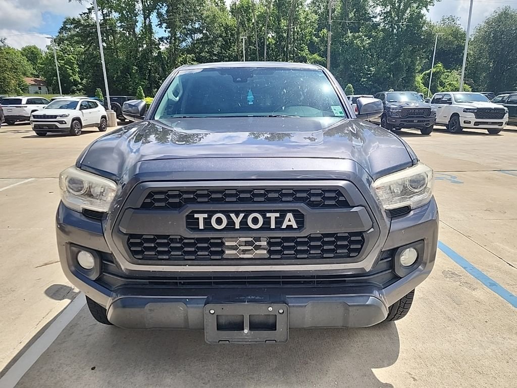 Used 2018 Gray Toyota SR5 image 2