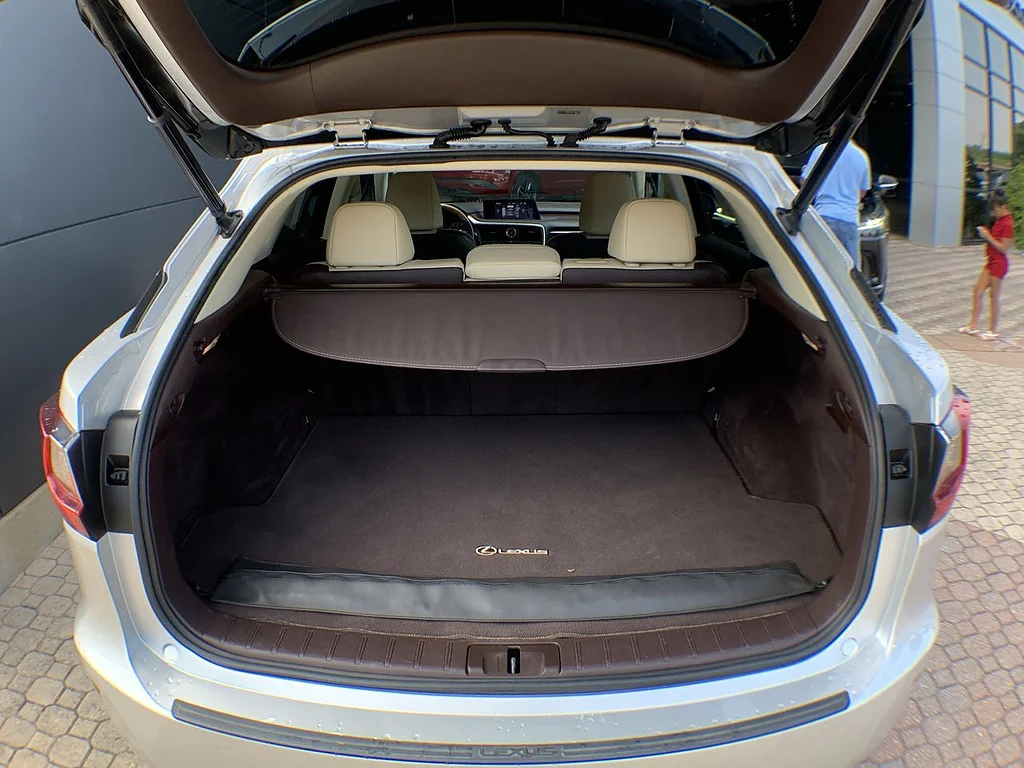 Used 2016 Silver Lining Metallic Lexus 350 image 23