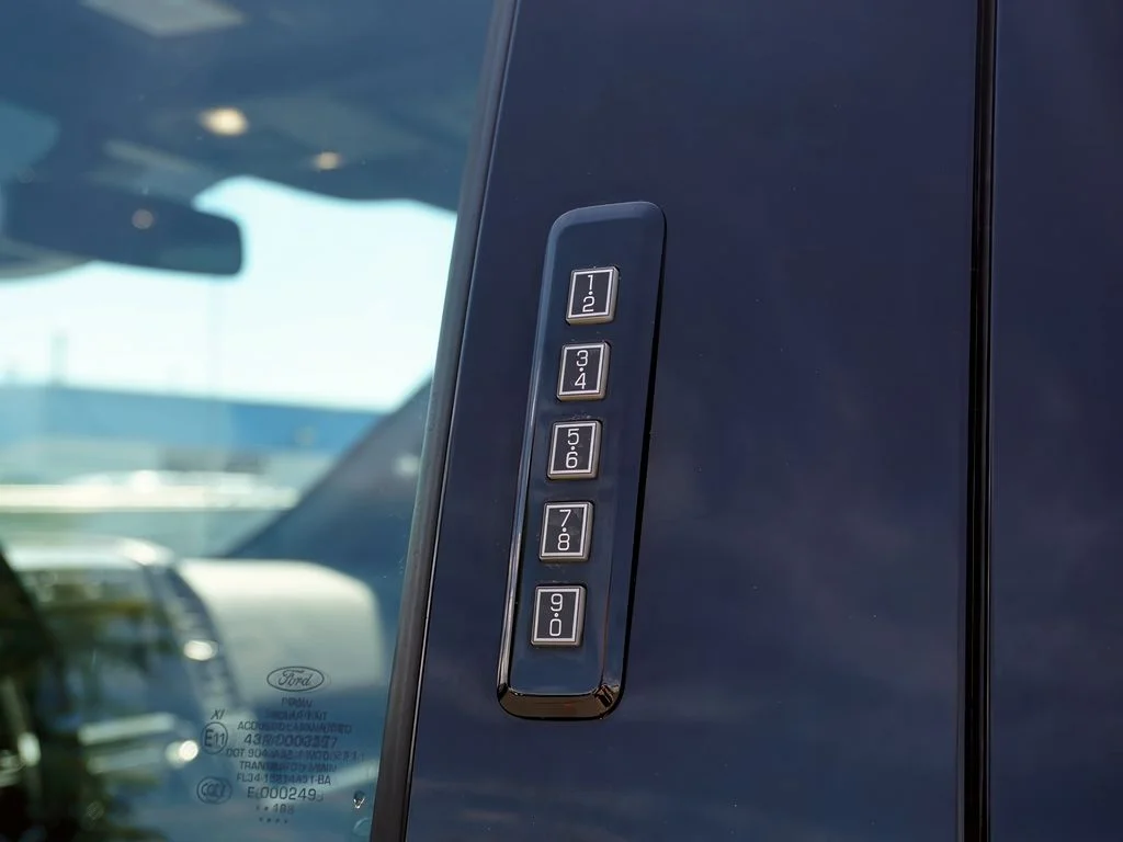 2018 Ford F-150 Raptor - Photo 15