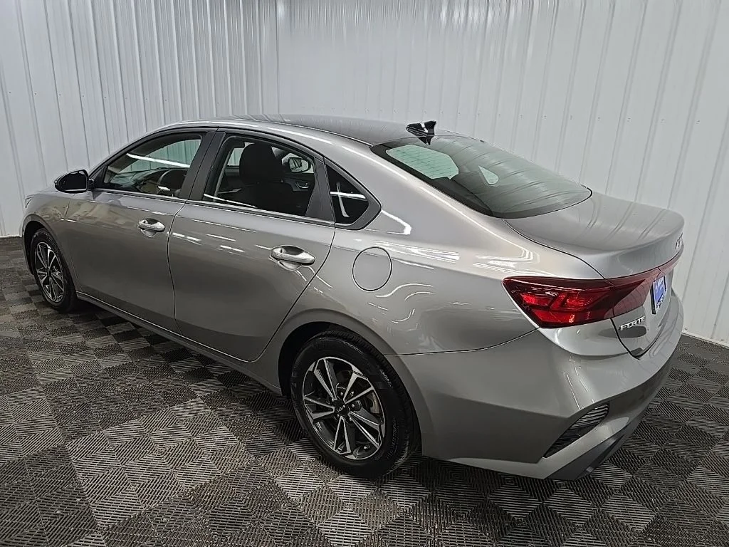 Used 2024 Gray Kia LXS image 9