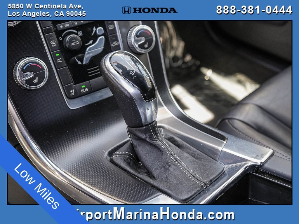 Used 2015 Crystal White Pearl Volvo T6 R-Design image 27
