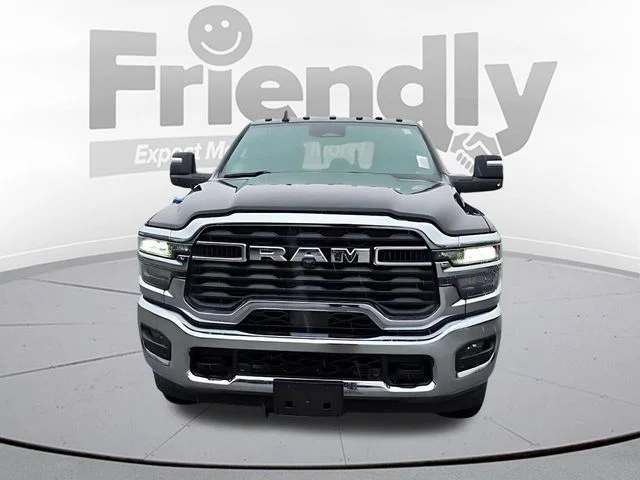 New 2026 Diamond Black Crystal Pearl-Coat Exterior Paint RAM Tradesman image 2