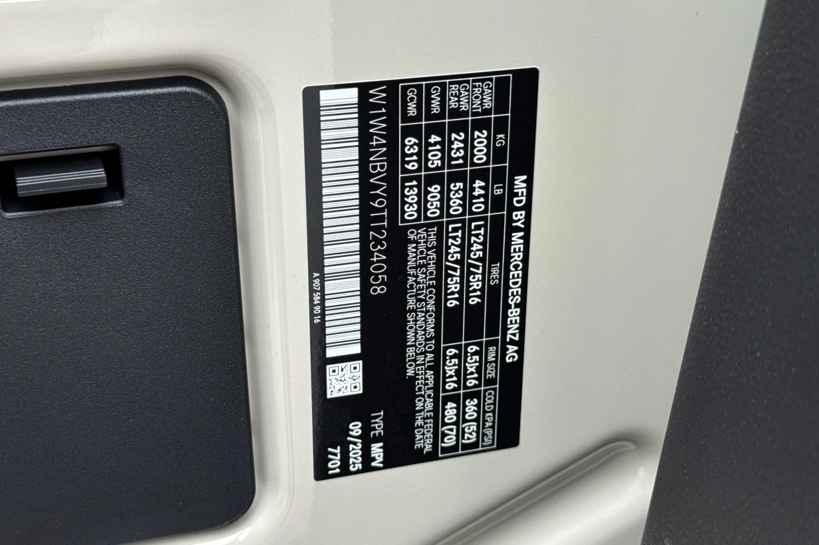 2026 Mercedes-Benz Sprinter Crew Van Base - Photo 23