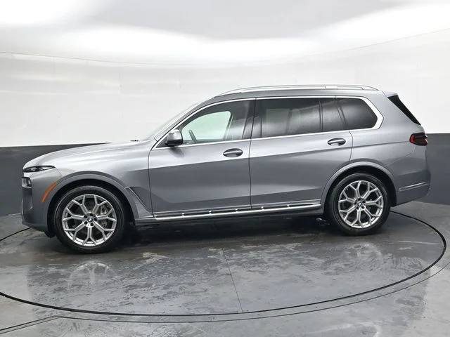 Used 2024 Gray BMW xDrive40i image 8