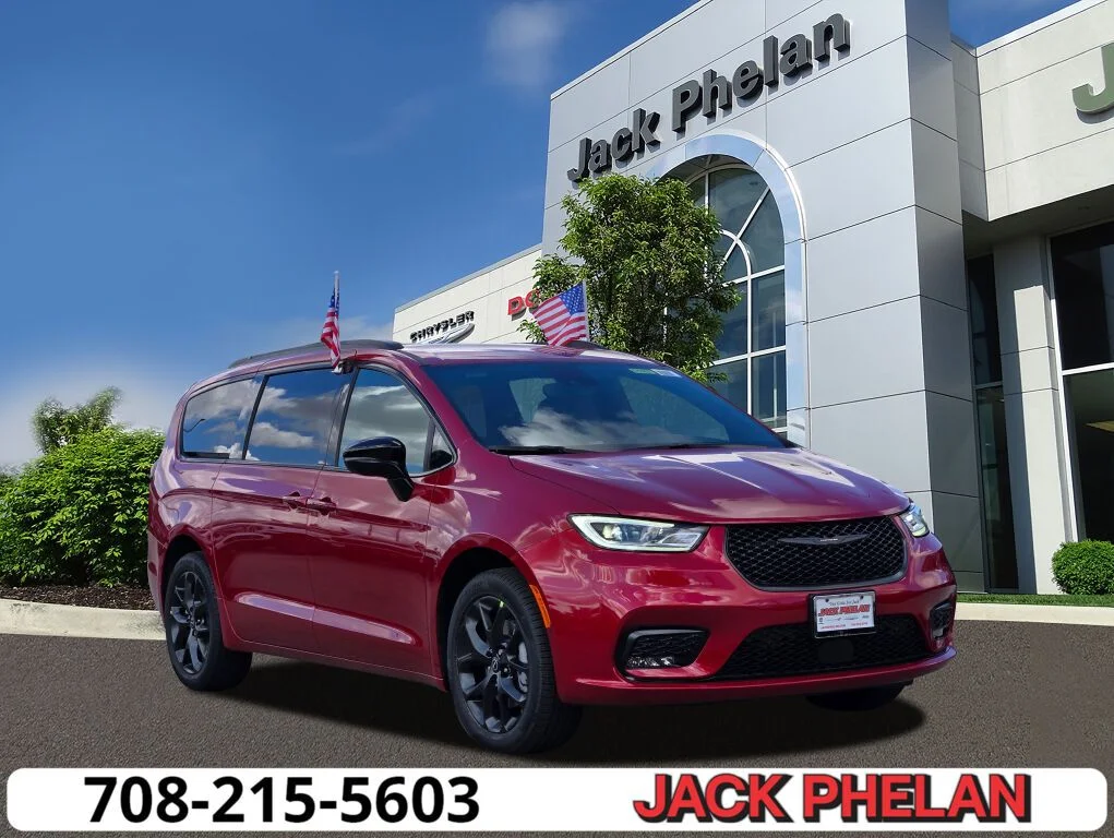 2026 Chrysler Pacifica Select AWD's photo