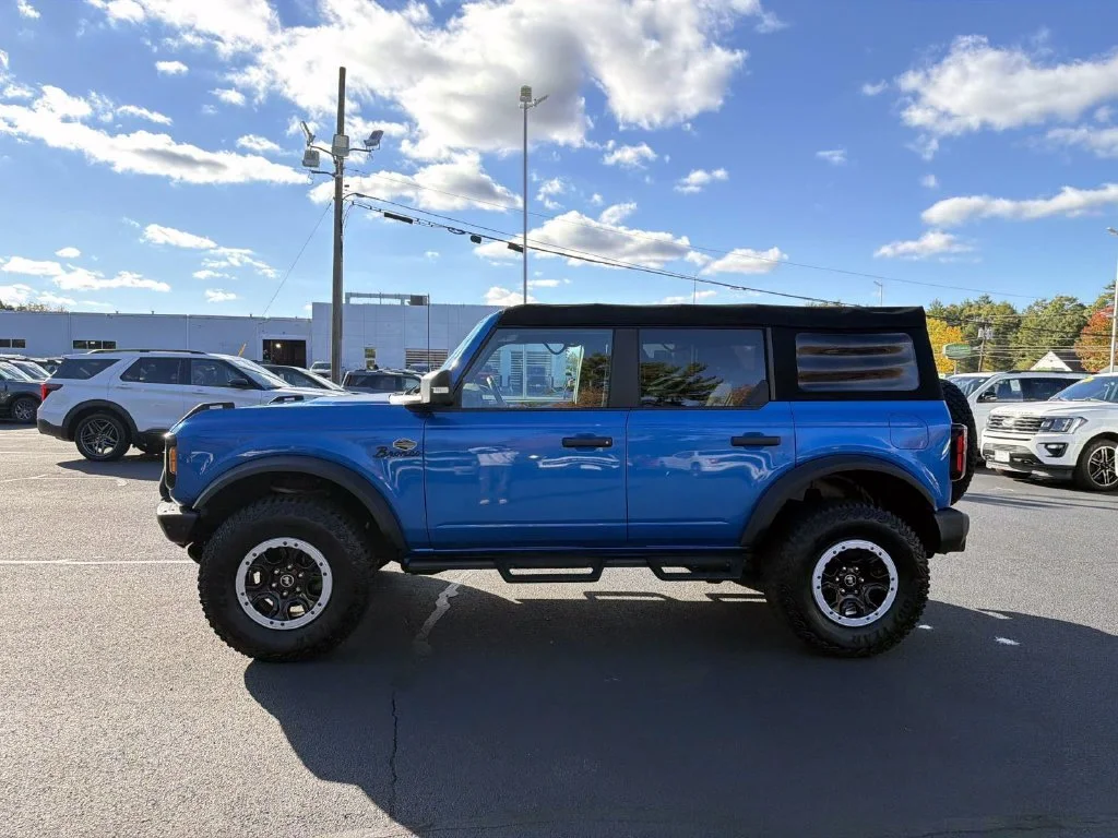 Used 2022 Velocity Blue Metallic Ford Wildtrak image 6