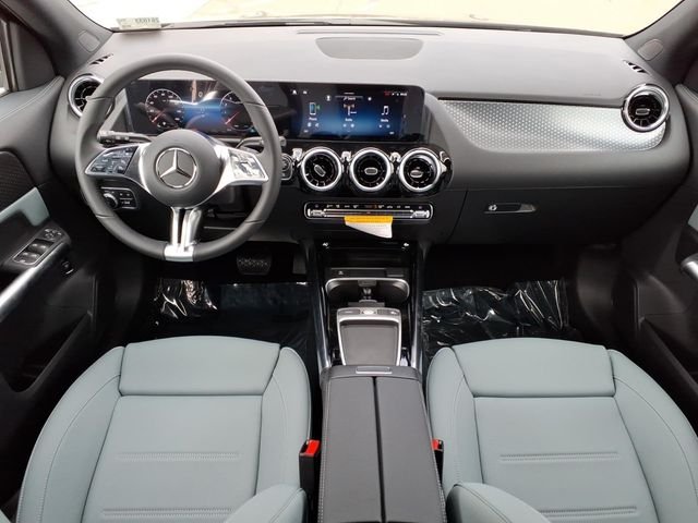 New 2026 Black Mercedes-Benz GLA 250 image 4