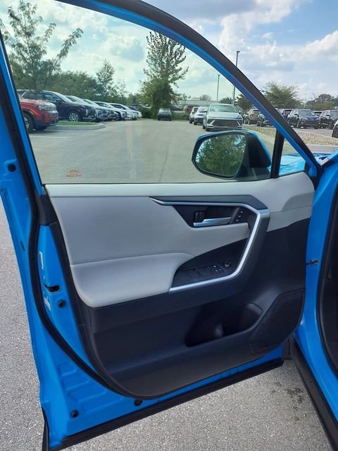 2019 Toyota RAV4 XLE Premium - Photo 16