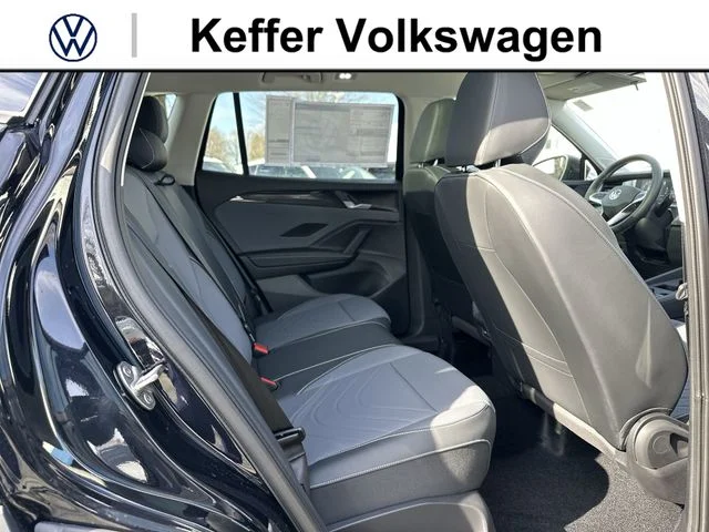 New 2026 Black Volkswagen 2.0T SE image 30