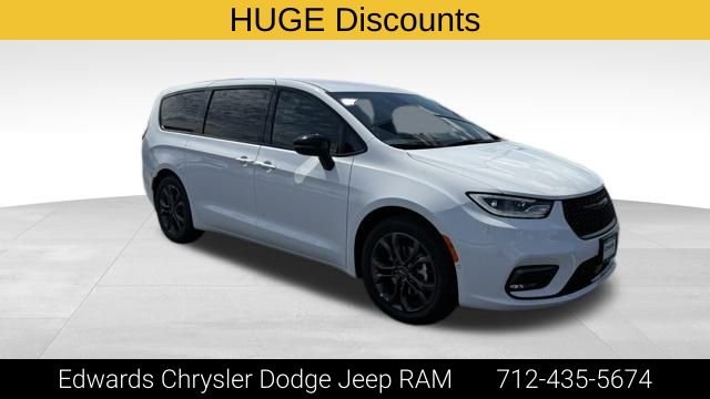 2026 Chrysler Pacifica