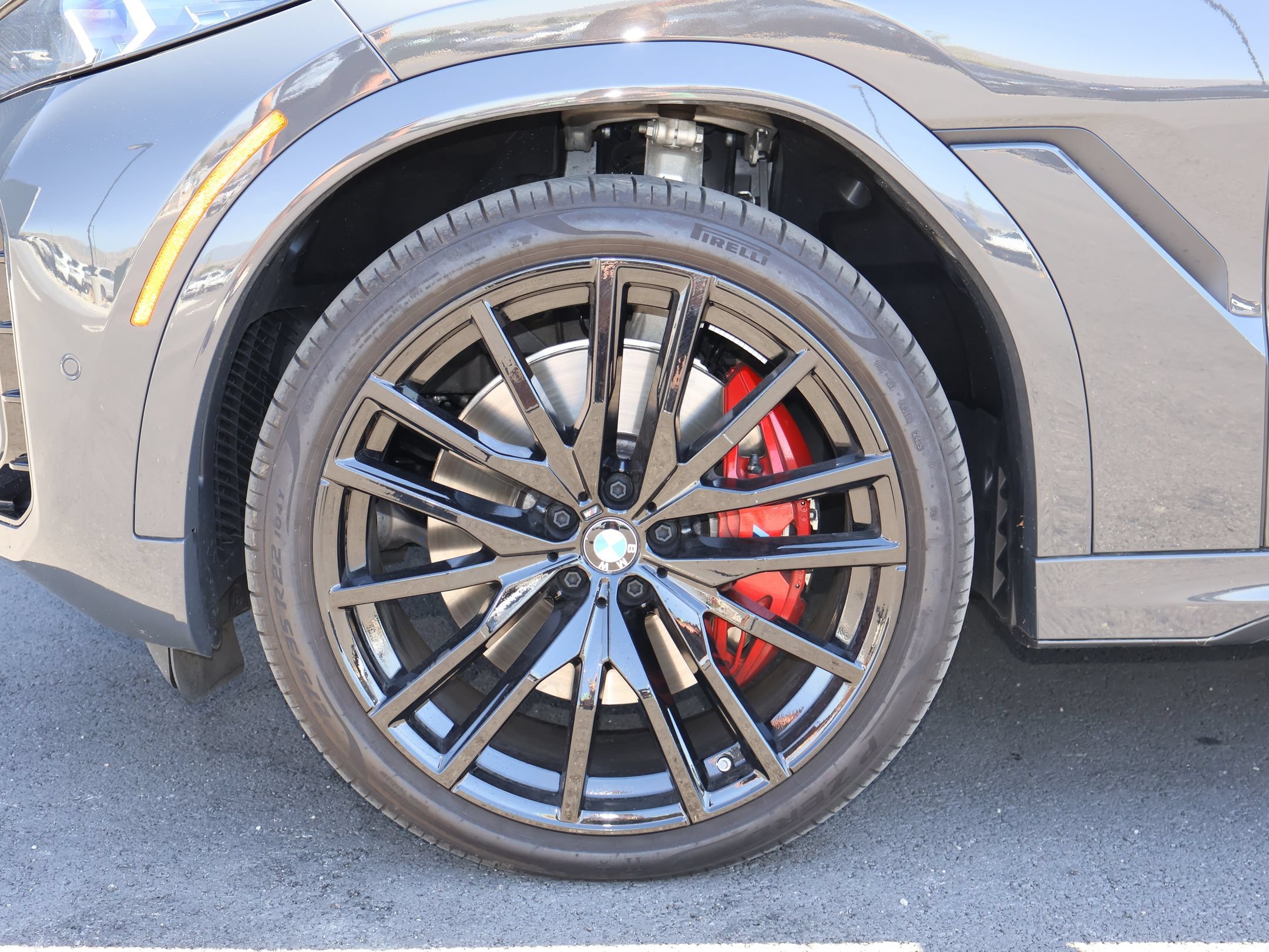 Used 2026 Dravit Grey Metallic BMW M60i image 32