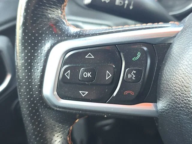 Used 2020 Silver Jeep Mojave image 19