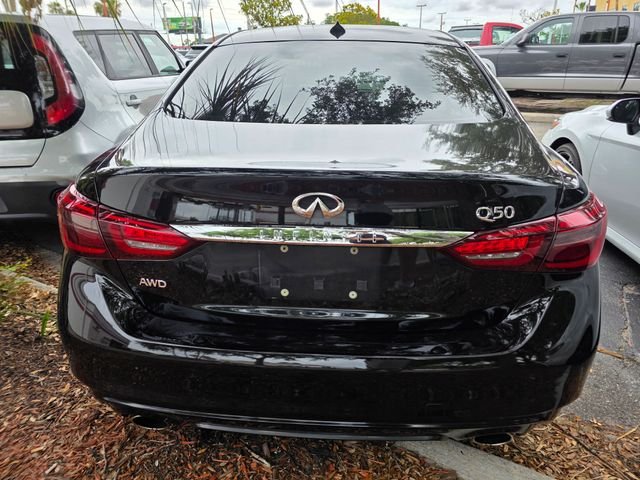 Used 2018 Black INFINITI 3.0t LUXE image 9