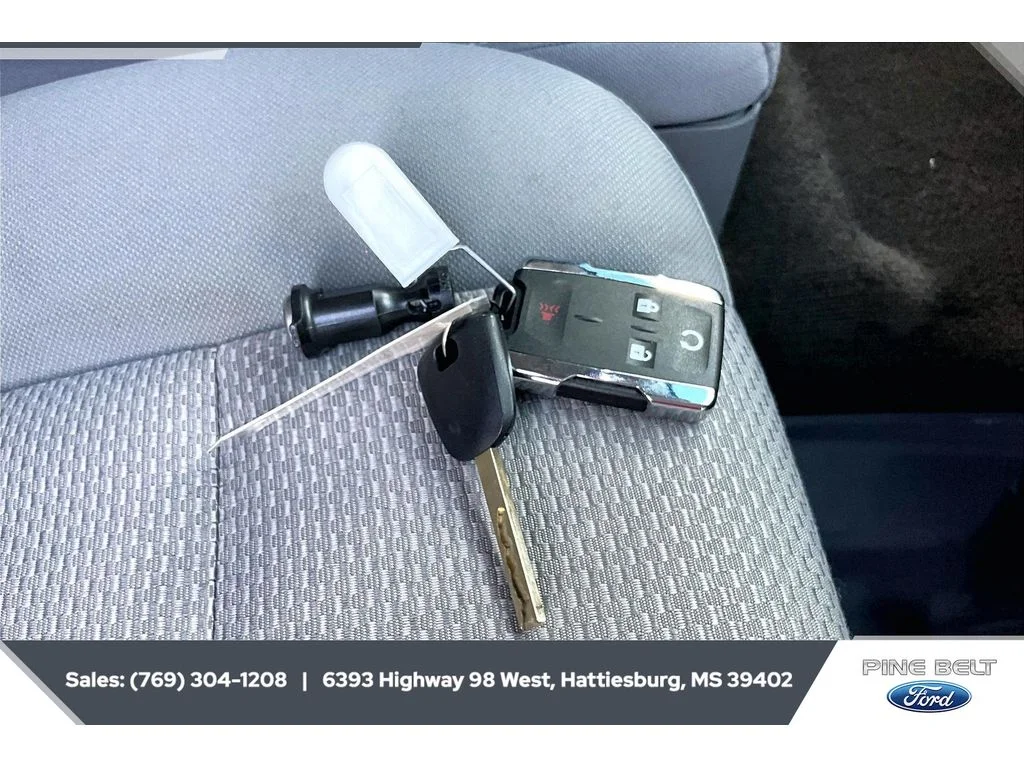 Used 2016 Slate Gray Metallic Chevrolet LT image 9