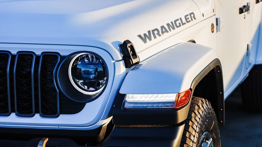 New 2026 Bright White Clearcoat Jeep 85th Anniversary Edition image 5
