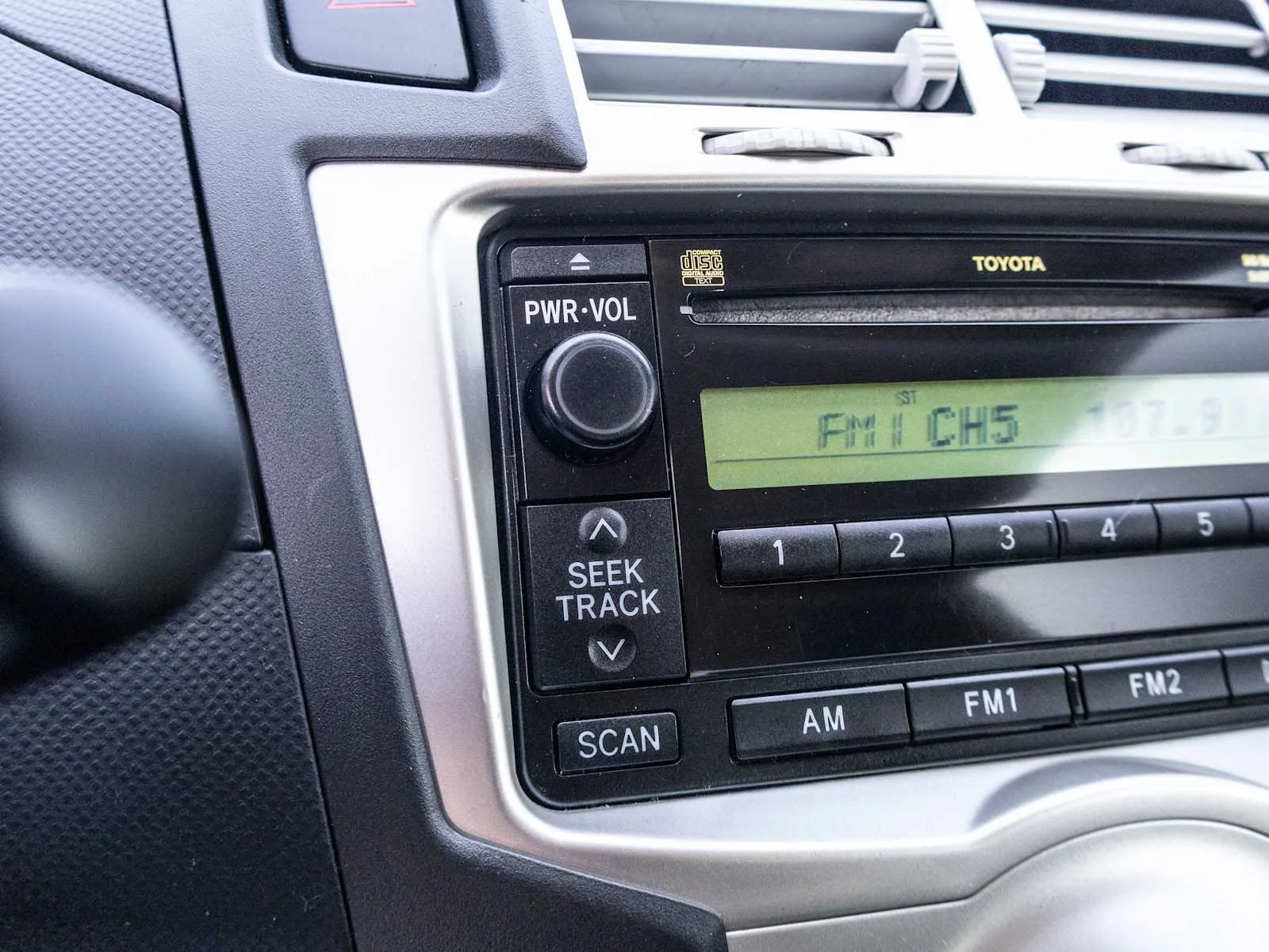 Used 2008 Polar White Toyota  image 35