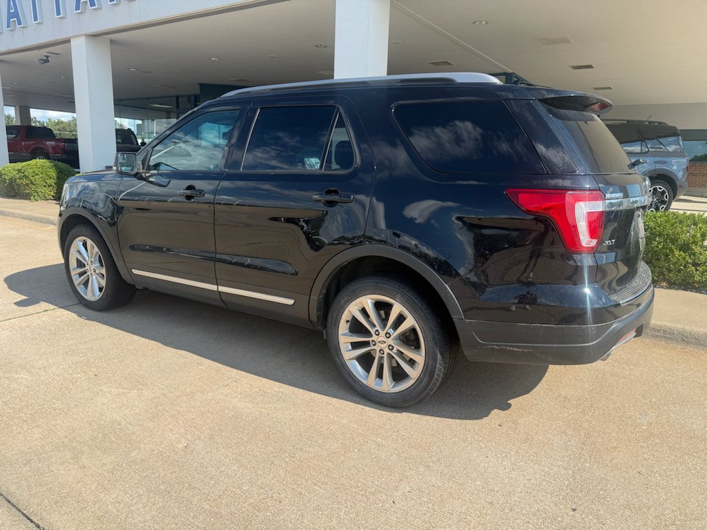 Used 2018 Shadow Black Ford XLT image 8