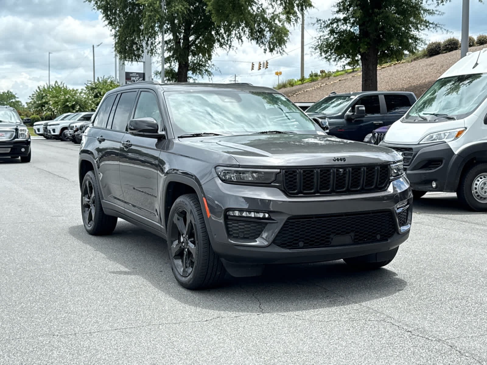 Used 2023 Baltic Gray Metallic Clearcoat Jeep Limited image 7