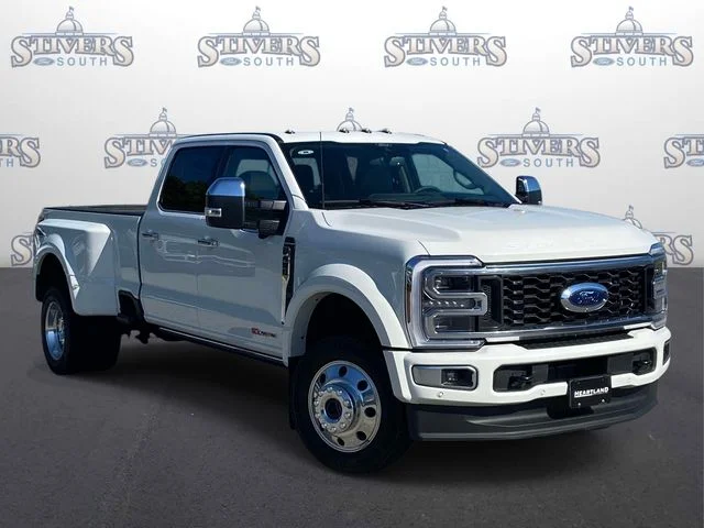 2026 Ford F-450 Platinum 4x4 Crew Cab 8' Box DRW's photo