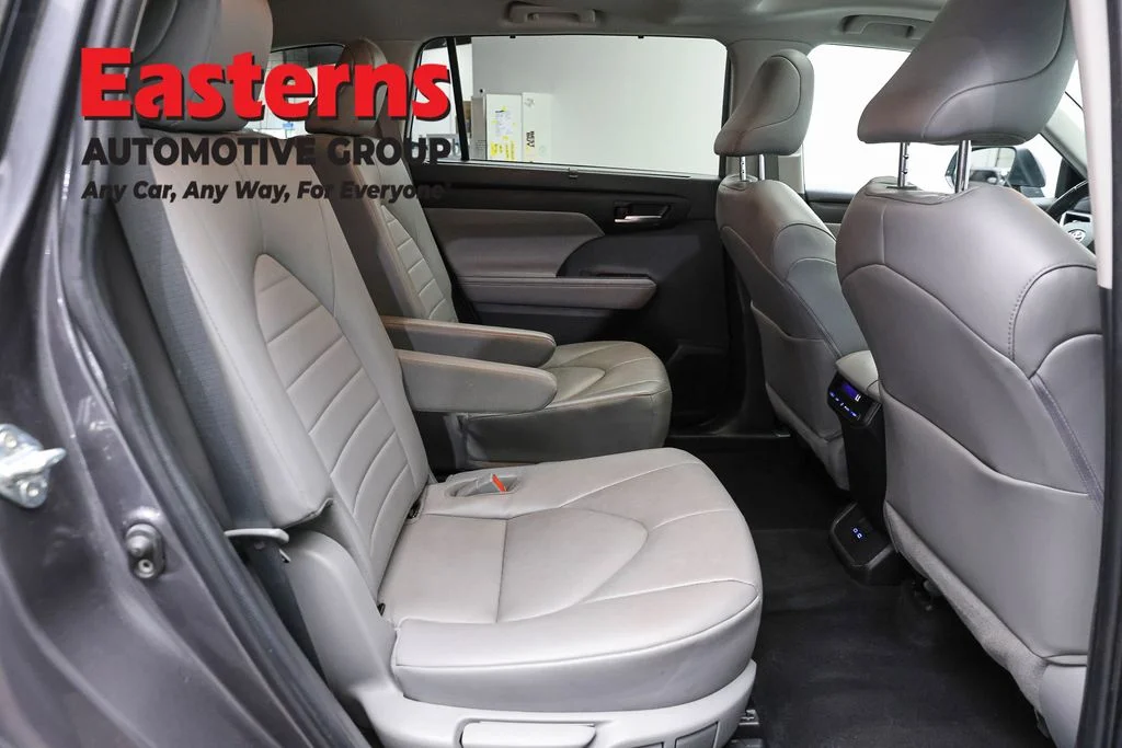 Used 2022 Gray Toyota XLE image 23