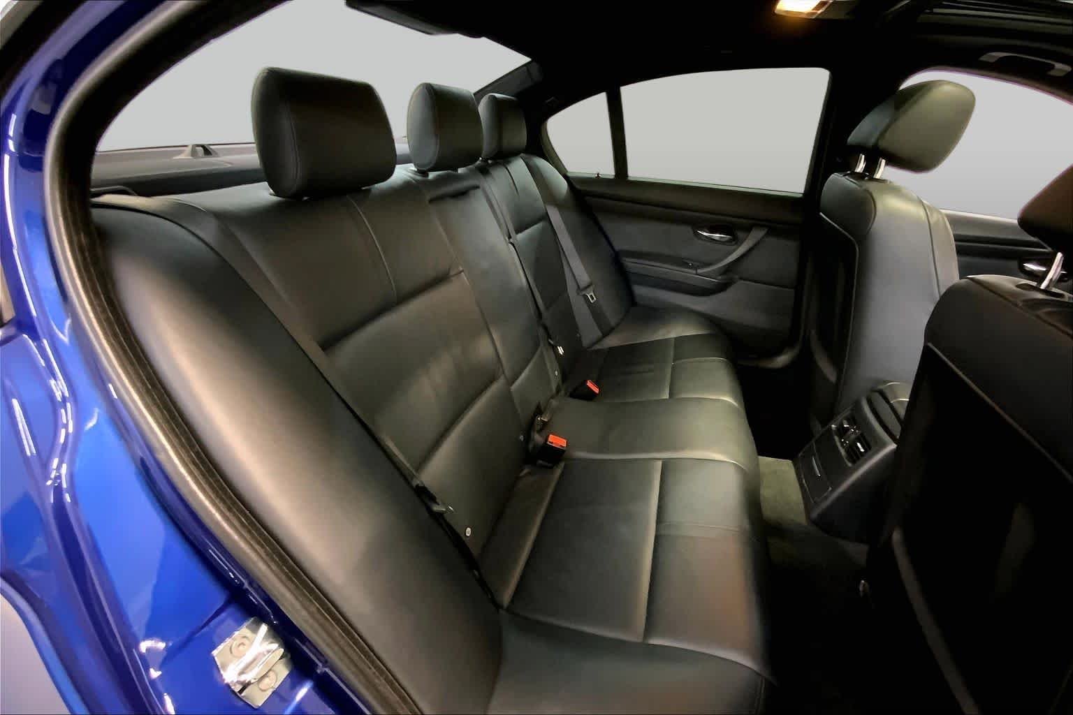 Used 2009 Interlagos Blue Metallic BMW  image 19
