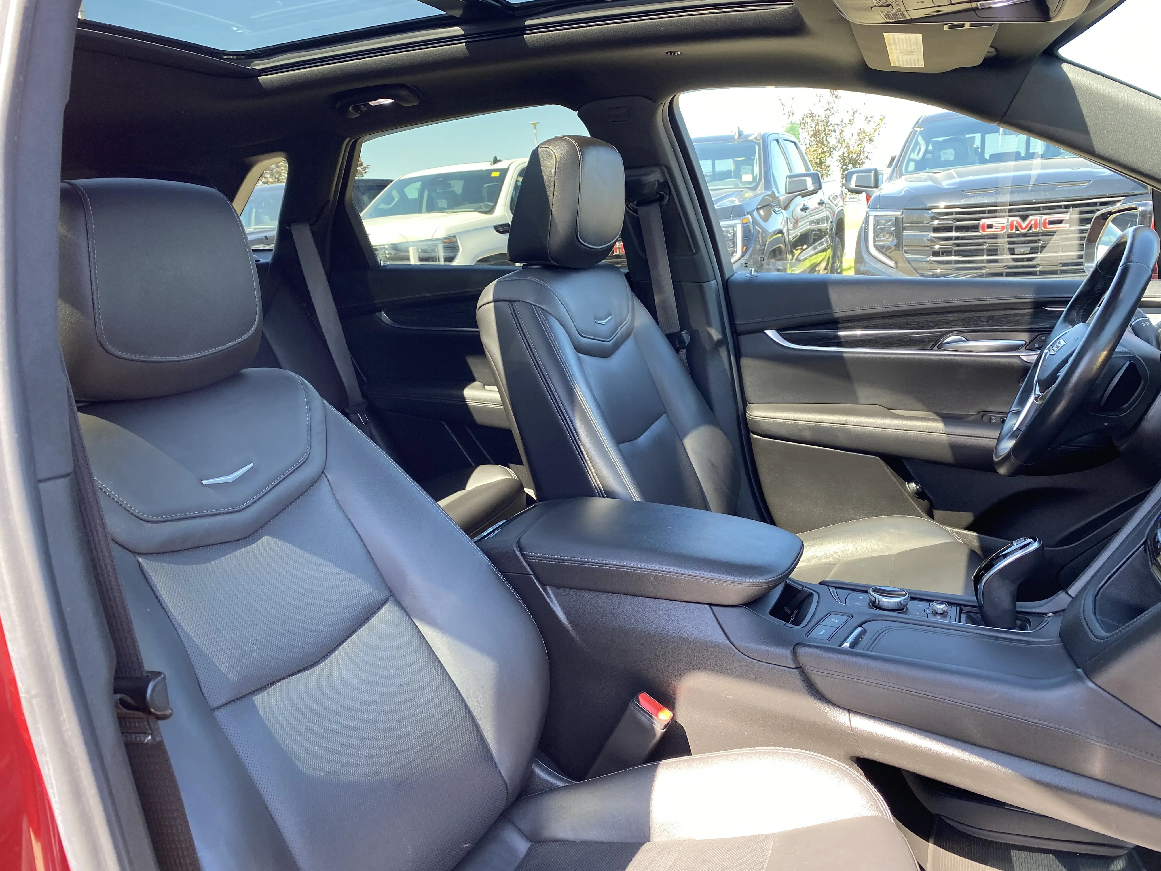 Used 2021 Red Cadillac AWD Premium Luxury * PANORAMIC SUNROOF * RADAR CRUISE * REMOTE STARTER * image 22