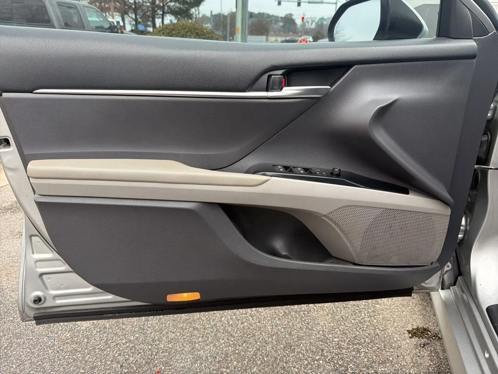 Used 2019 Silver Toyota LE image 12