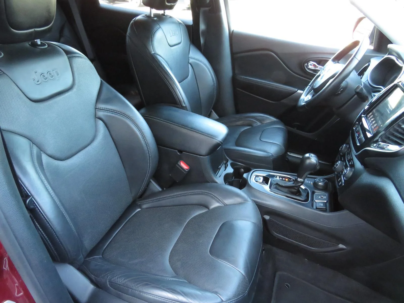 Used 2021 Velvet Red Pearlcoat Jeep Limited image 27