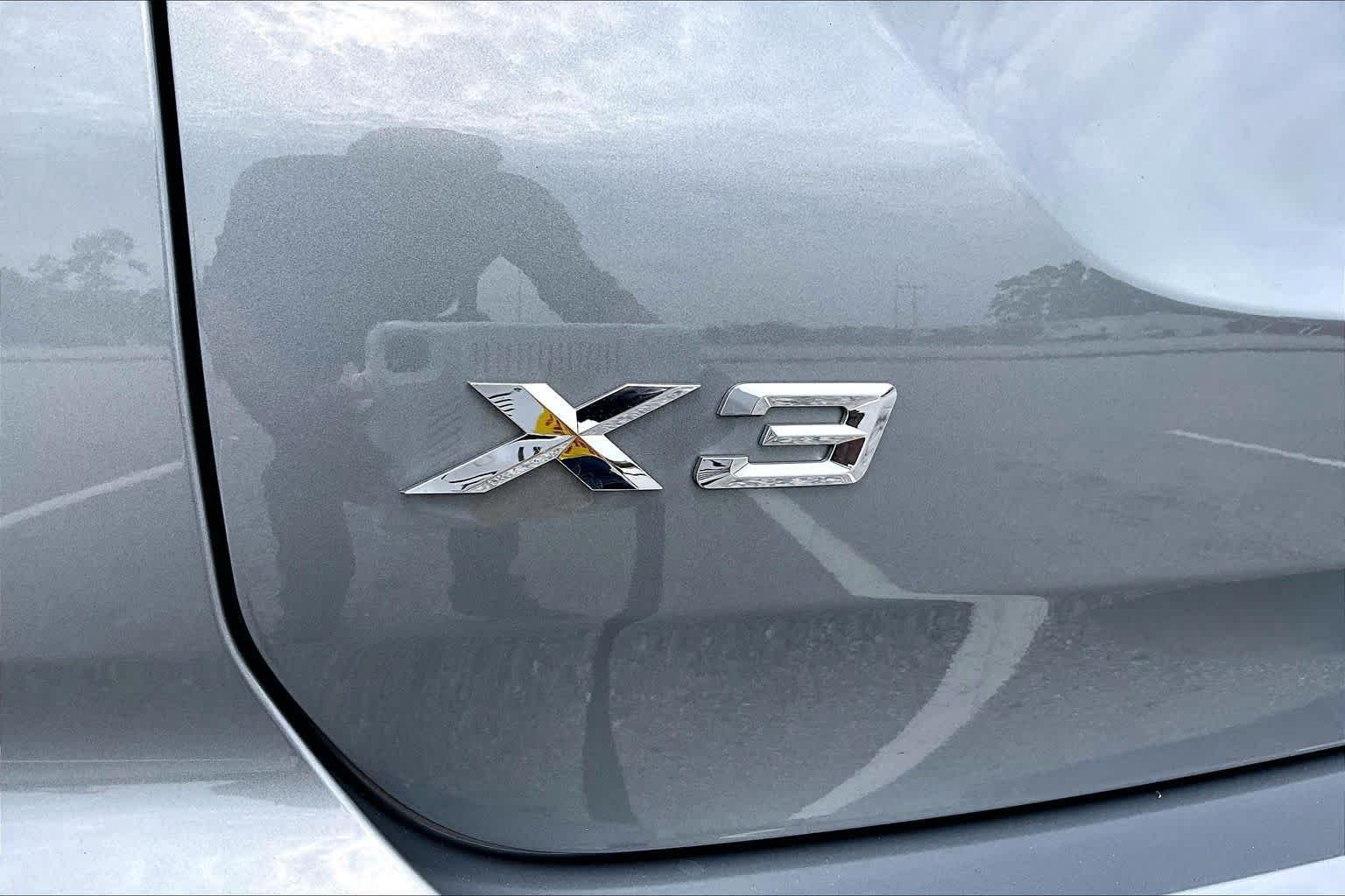 Used 2024 Skyscraper Grey Metallic BMW sDrive30i image 10