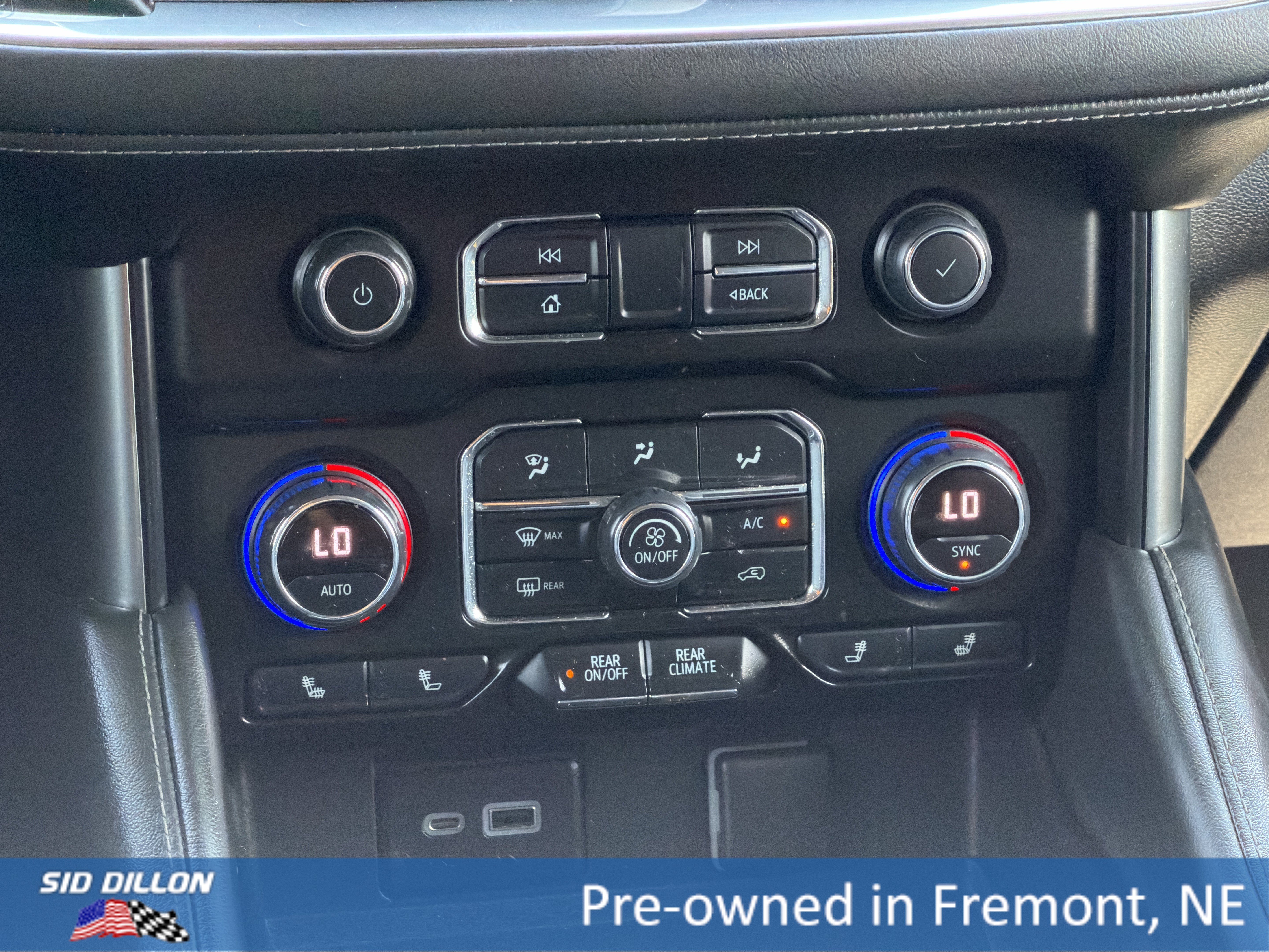 Used 2022 Black Chevrolet Z71 image 12