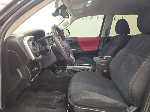 Used 2022 Midnight Black Metallic Toyota SR5 image 21