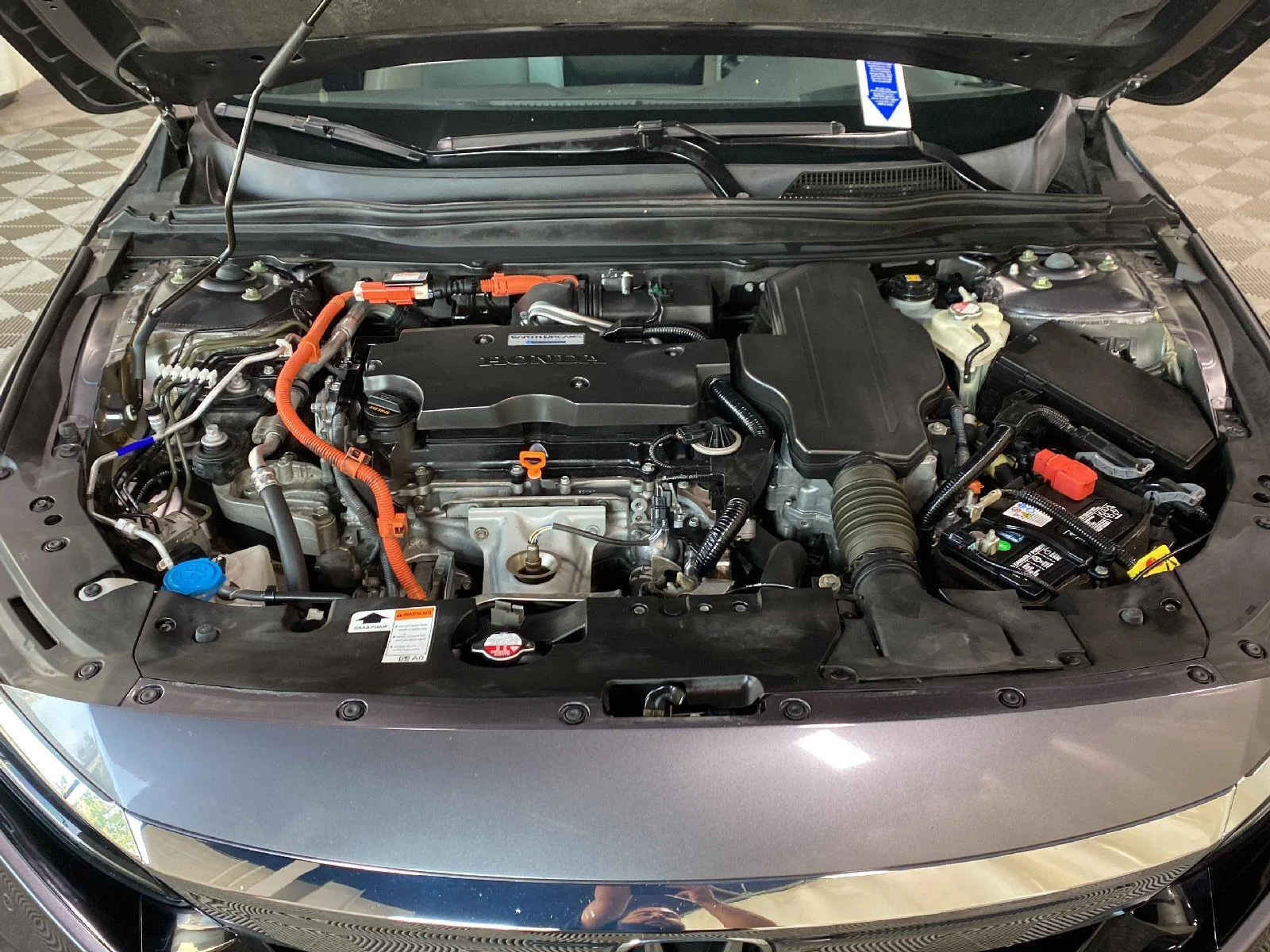 Used 2018 Modern Steel Metallic Honda Touring image 11