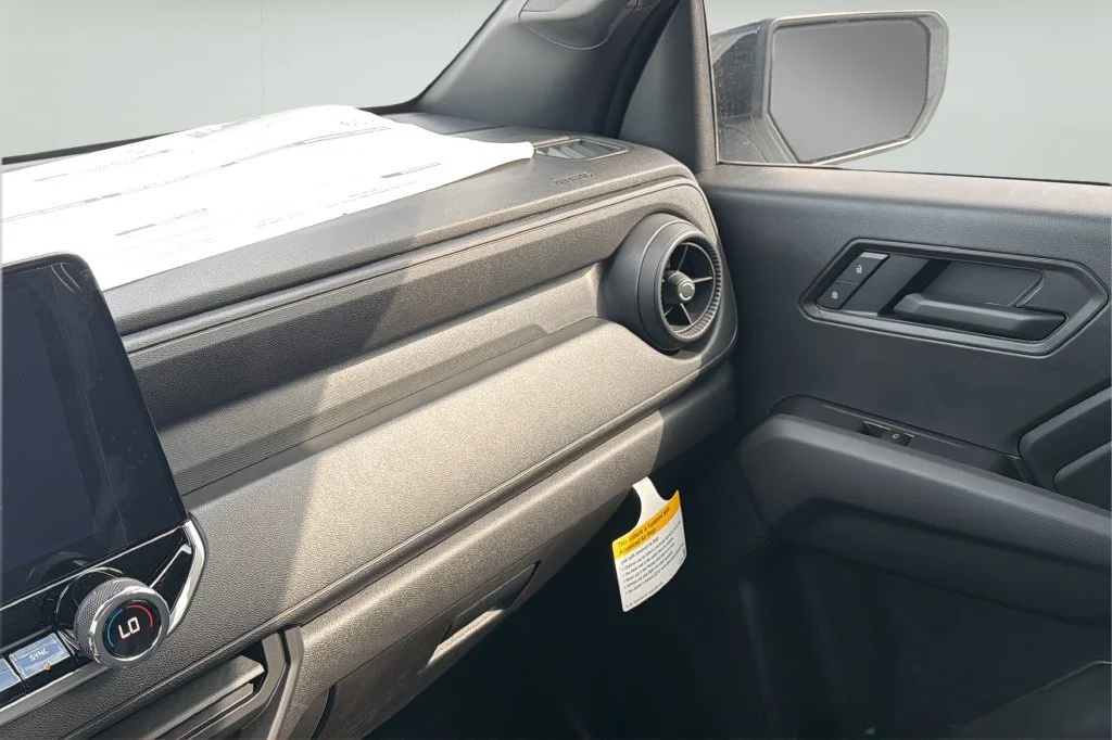 New 2026 Summit White Chevrolet Trail Boss image 29