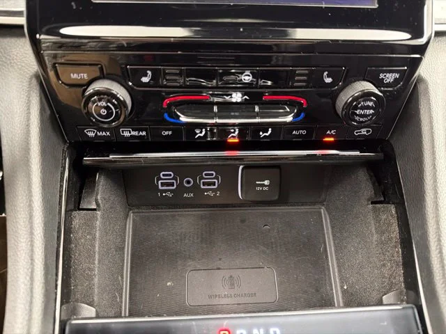 Used 2021 Black Jeep Altitude image 19