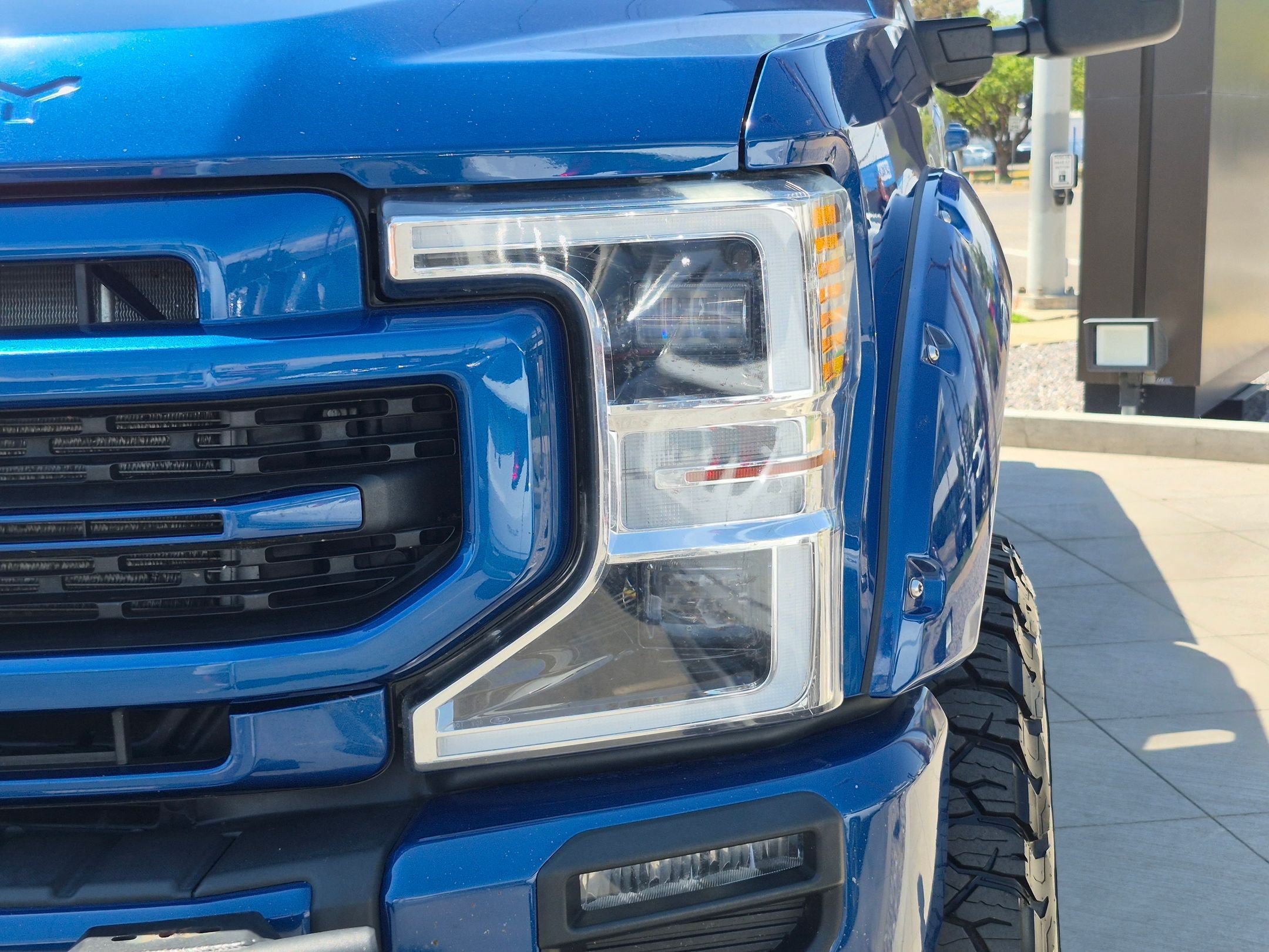 Used 2022 Blue Metallic Ford LARIAT image 10