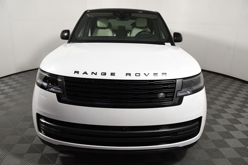 New 2026 Ostuni Pearl W Land Rover SE image 10