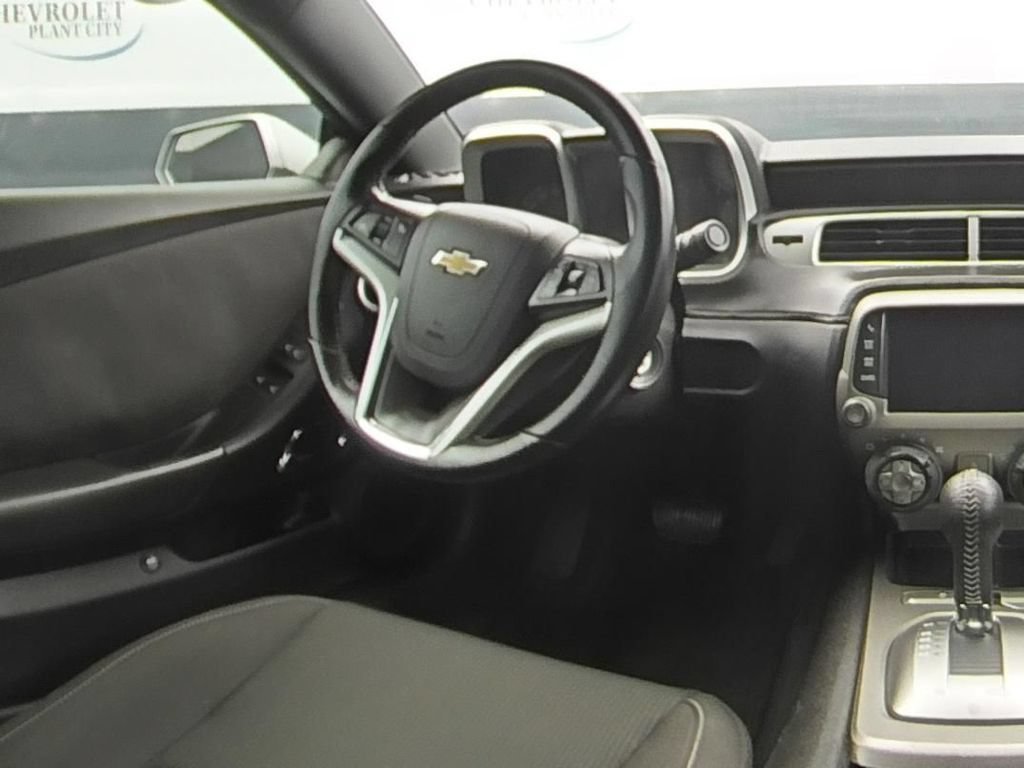 Used 2015 SILVER ICE METALLIC Chevrolet LT image 16