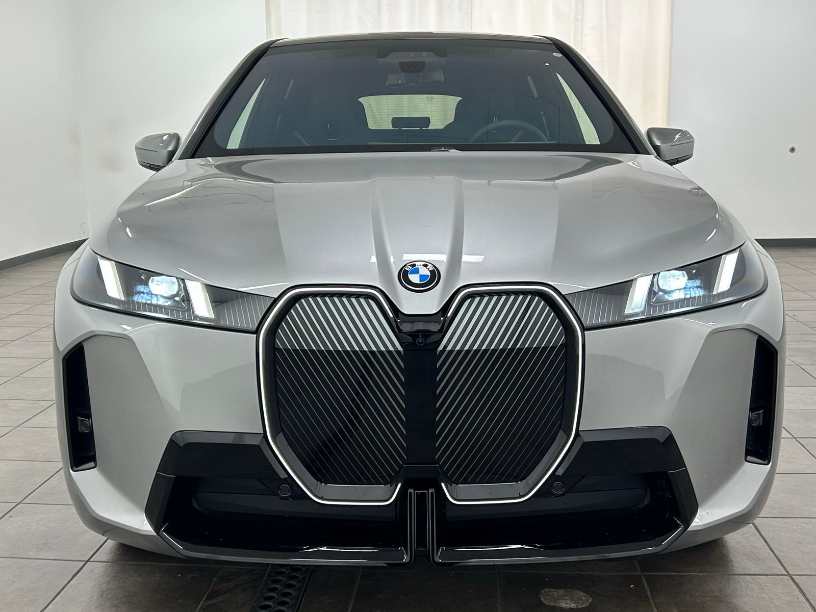 New 2026 Space Silver Metallic BMW xDrive45 image 7