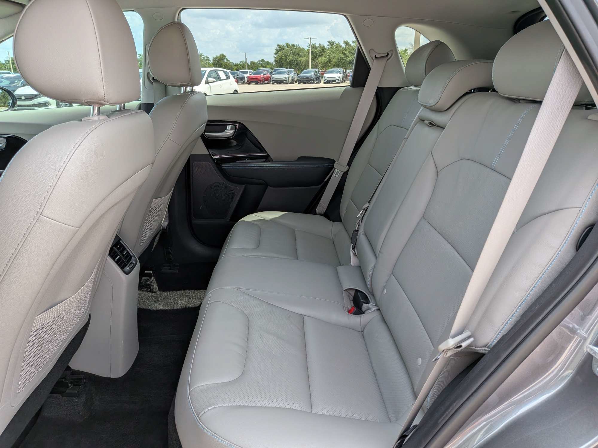 Used 2017 Metal Stream Kia Touring image 17