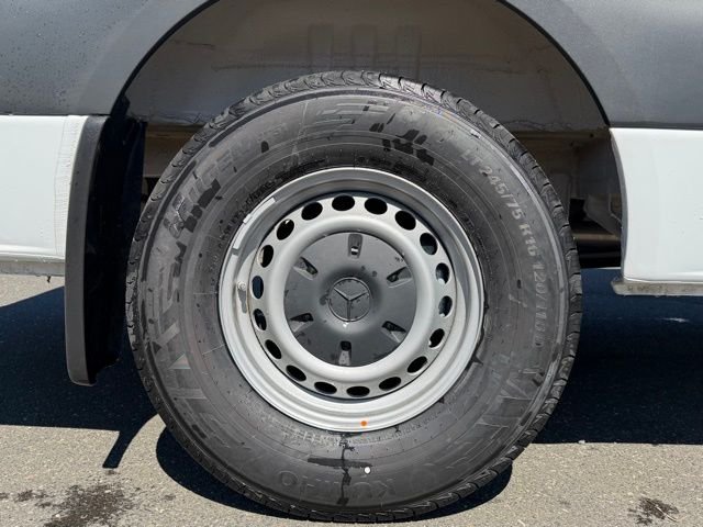 New 2026  Mercedes-Benz Cargo 170 WB image 10