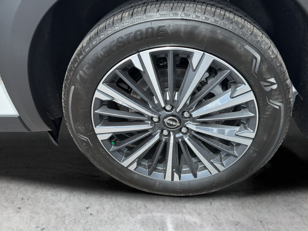 New 2026 White Nissan Platinum image 57