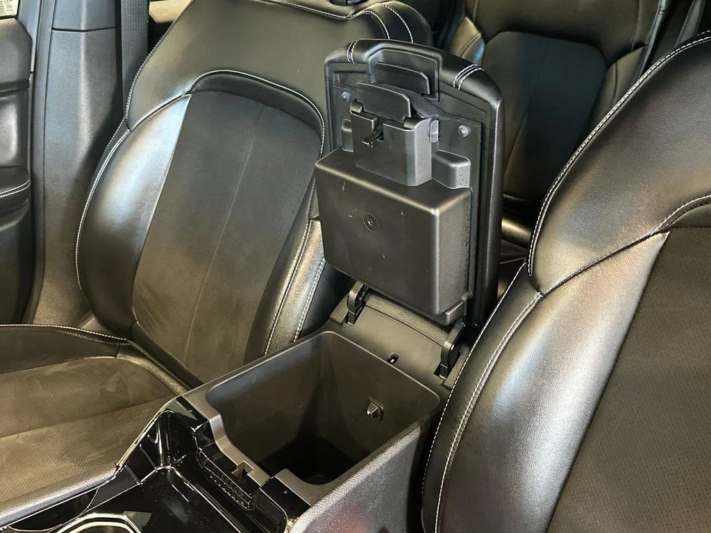 Used 2023 Silver Zynith Jeep Altitude image 23