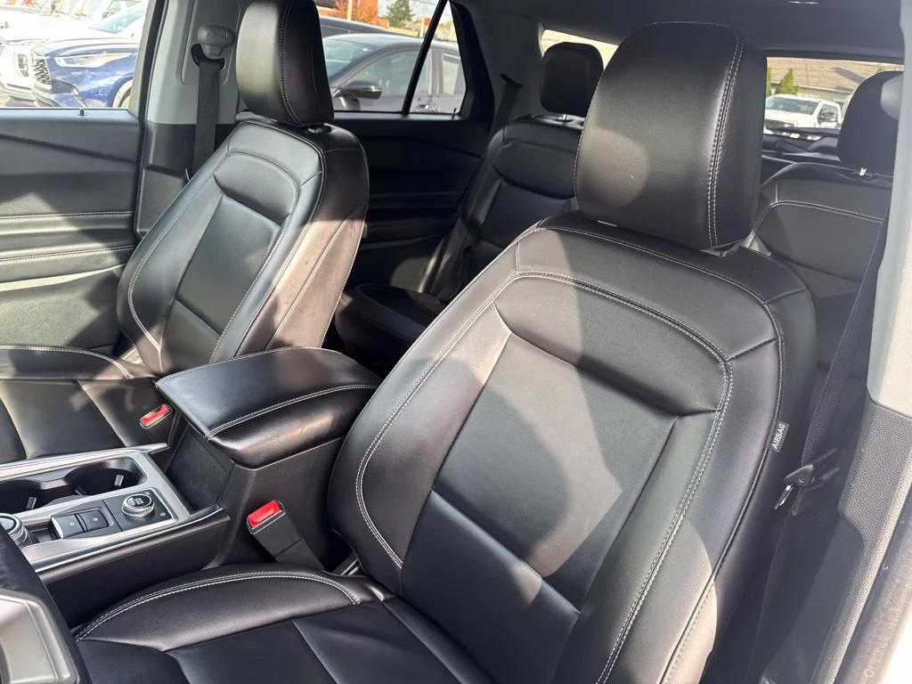 Used 2022 White Metallic Ford XLT image 12