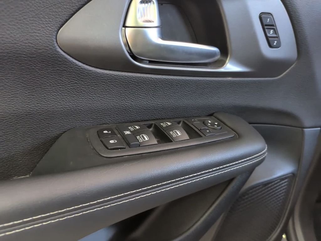 Used 2025 Black Chrysler Mobliity- Braunability - XI image 18