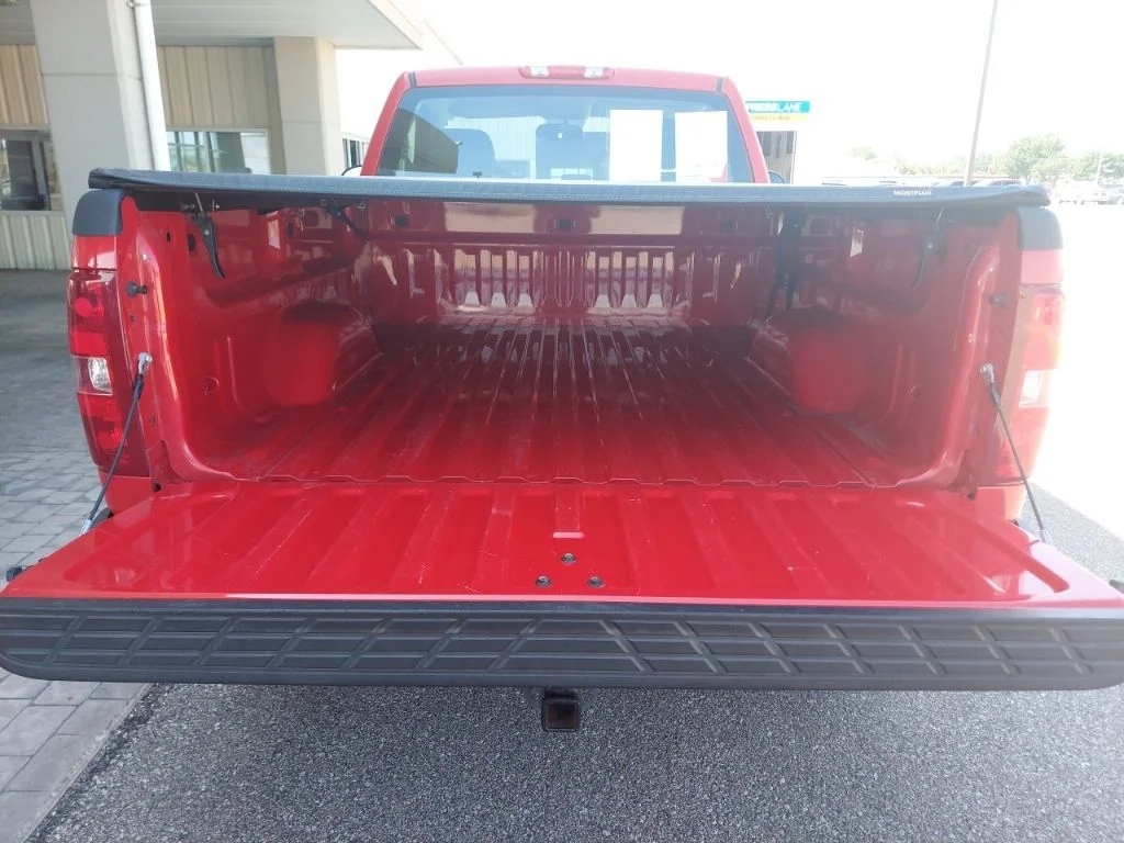 Used 2007 Red Chevrolet Work Truck image 11