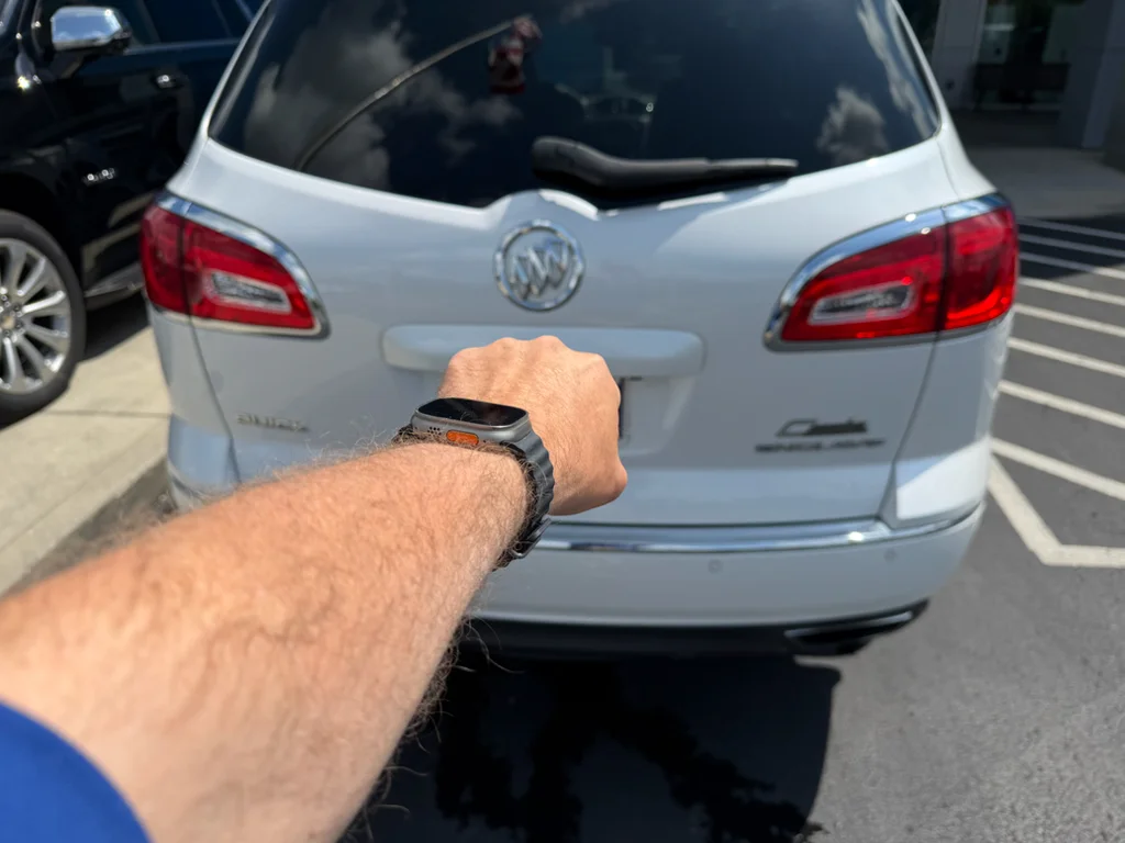 Used 2017 WHITE FROST TRICOAT Buick Leather image 4