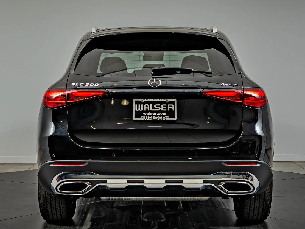 Used 2026 Black Mercedes-Benz GLC 300 image 6