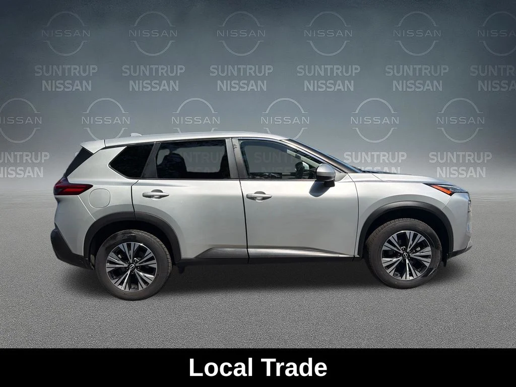 Used 2023 Silver Nissan SV image 7